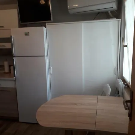 Apartmani Matko Betina  Exterior photo