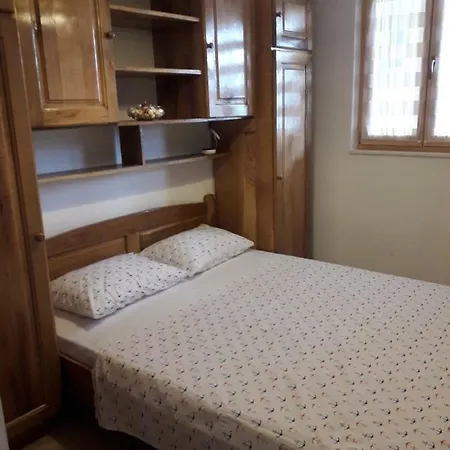 Apartmani Matko Betina  Exterior photo